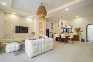 Villa Casa Thalasa with Waterfall Great Location