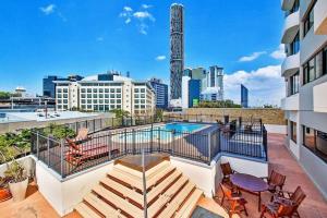CBD 1BR Spectacular River View M20