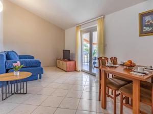 Delicate Apartment in Banjole near Beach Centinera