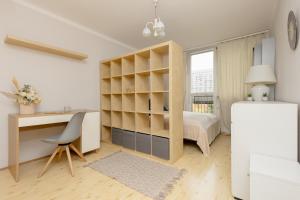 Central Warsaw Apartment with Home Office by Renters