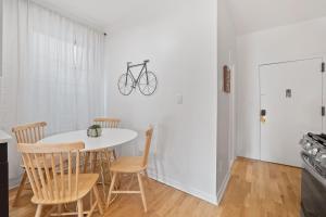 Jersey City Monthly Boutique 20 Min to NYC