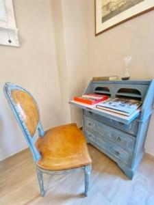 Florence Fevira Airport