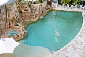 Wings Apartments - QStay