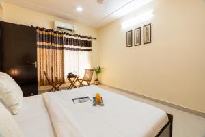 Homlee-Jumbo 1BHK-2AC-Kitchen-Lift-Parking-Tapovan