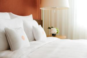 One Bedroom Suite with Lake View  room in InterContinental Geneva an IHG Hotel