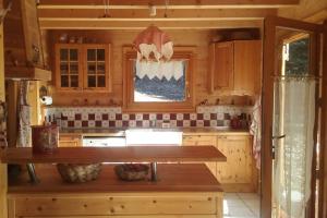 Chalets Sejour en famille dans un chalet cosy! : photos des chambres