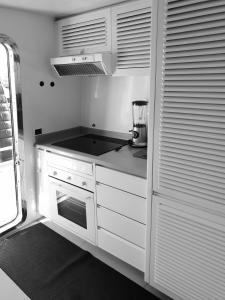 Imbarcazione Luxury CANADOS 86 FLY