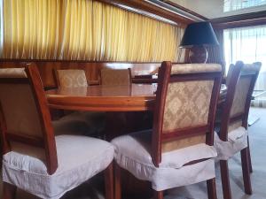 Imbarcazione Luxury CANADOS 86 FLY