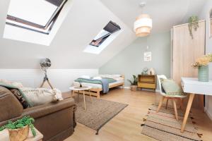 Pastel Grove Suite - by Upstairs