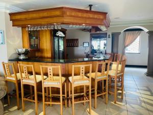 Palms On Byrne:Elegance Meets Serenity