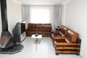 Faces Guesthouse La Provance - Reitz