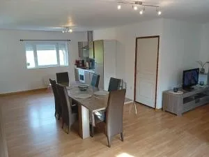 Grand appartement avec terrasse - La Capelle-en-Thiérache