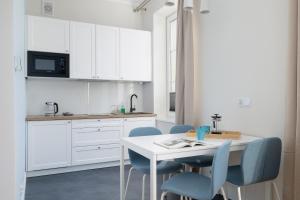 Modern Studio Kazimierz for 4 Guests only 1 km to Wawel Castle by Renters