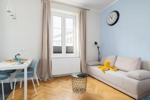 Modern Studio Kazimierz for 4 Guests only 1 km to Wawel Castle by Noclegi Renters