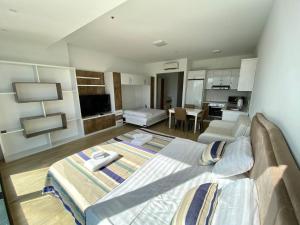 Apartments with sea and mountain views, Portа Batumi Tower