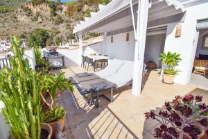 La Orza, Frigiliana Luxury center townhouse with pool and parking HansOnHoliday Rentals