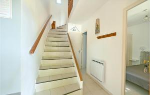 Maisons de vacances 3 Bedroom Nice Home In Mazan : photos des chambres