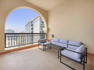 StoneTree - Elegant 2BR with 1 Maids Room