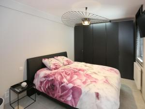 Apartment in Middelkerke with Large Terrace