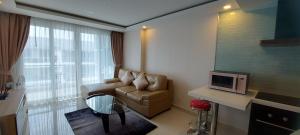 Grand Avenue Pattaya - Luxury Suite - 2 bedroom 2 baths - Pool-view