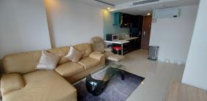 Grand Avenue Pattaya - Luxury Suite - 2 bedroom 2 baths - Pool-view