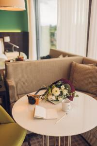 Junior King Suite - Club Lounge Access room in Crowne Plaza Geneva an IHG Hotel