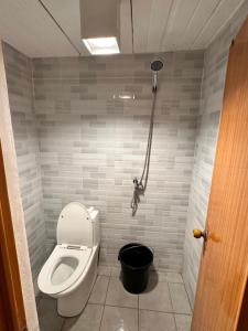 Limewood Residences- Bago City good for 4