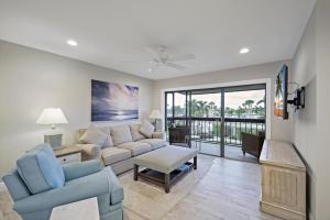 Garden unit with pool, grills and beach access