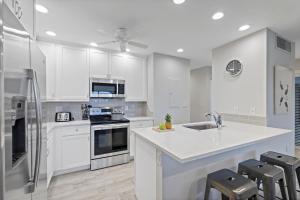 Garden unit with pool, grills and beach access