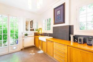 Appartements Grand & Classy Apartment with Private Garden, Villa des Ammonites : photos des chambres