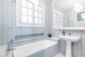 Appartements Grand & Classy Apartment with Private Garden, Villa des Ammonites : photos des chambres