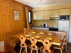 Appartement spacieux aux Gets, pied des pistes, balcon sud-ouest, 2 chambres, coin cabine, garage, WiFi - FR-1-623-81