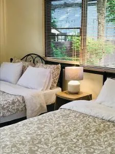 Master Bedroom with private bathroom and kitchen - Ban Laem Hin