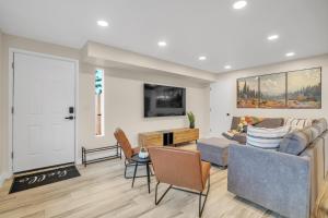 Pacific Northwest Retreat Duplex 3min from Seattle