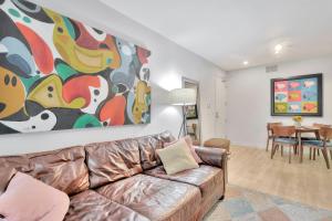 10 Cozy apartment heart of Santa Monica