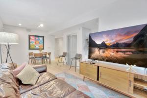 10 Cozy apartment heart of Santa Monica