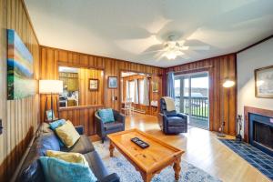 Beech Mtn Condo with Slope View and Resort-Style Perks