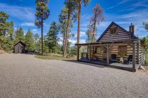 Jemez Springs Cabin with Stunning Mtn Views! - El Monte Rojo
