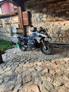 ЧОЛАКОВАТА КЪЩА