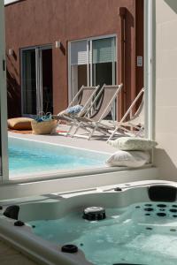 Casa dos Pinheiros 109 - Private Villa with pool & heated SPA