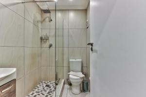 Hyde Park on the Square III