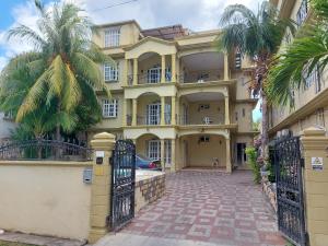 RS VILLA SHARE APARTMENT with private room ,good wifi, 150mts to beaches bus stop,