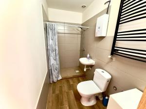 Apartament 4 osobowy obok Szpitala Brzeziny 2 pokoje Prywatna łazienka i kuchnia 32m2