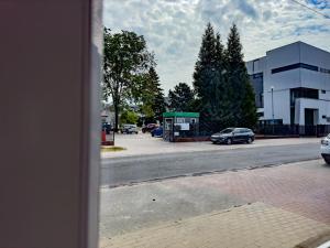 Apartament 4 osobowy obok Szpitala Brzeziny 2 pokoje Prywatna łazienka i kuchnia 32m2