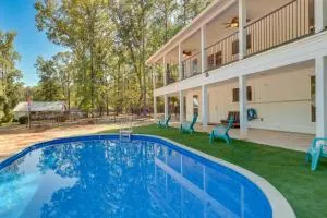 Hemphill Vacation Rental with Pool, Walk to Lake! - Sabinetown