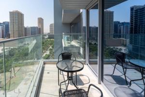 Bloom Heights: Pool, Gym & Wi-Fi - JVC - Dubai