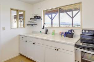 Steinaker State Park with Fireplace Vernal Getaway!