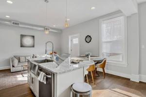 Charming HBG Haven: Cozy 1BR Apt