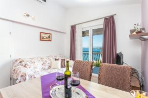 Family friendly seaside apartments Podstrana, Split - 13725