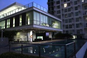 Abreeza 1BR condo w balcony,wifi & Netflix